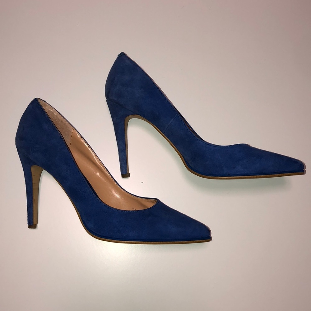 Kenneth Cole Reaction Bee Buzz Blue Suede Pumps